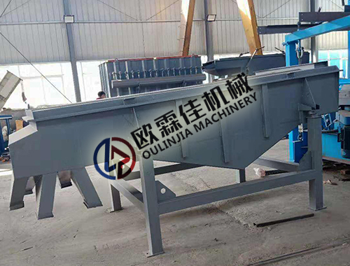 直線振動(dòng)篩的安裝斜度該如何調(diào)節(jié)？